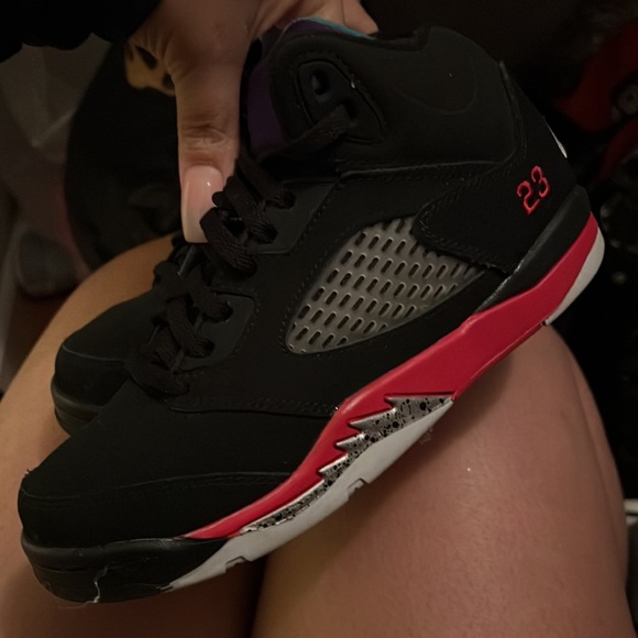 Size 1.5 Jordan 5 in great condition - Picture 2 of 2